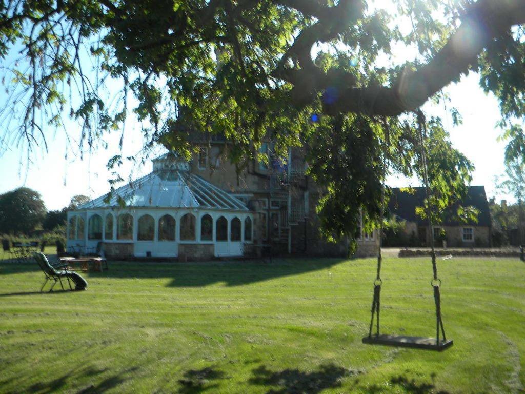 The House Near Bath Woolverton Exterior photo